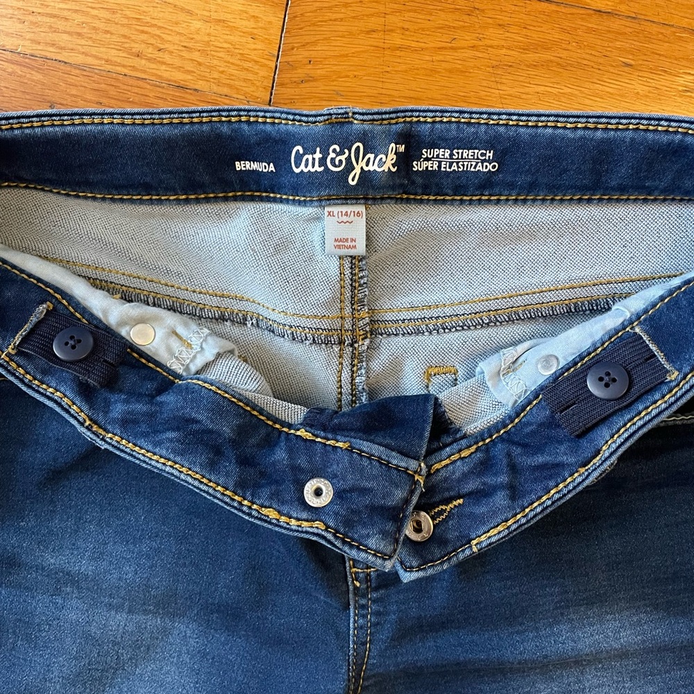 XL 14/16 Cat & Jack Super Stretch Bermuda Jeans - Picture 2 of 4
